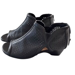 Bella Vita  Remy Bootie‎ Open Toe Wedge Heel Black Leather Back Zipper 8.5M